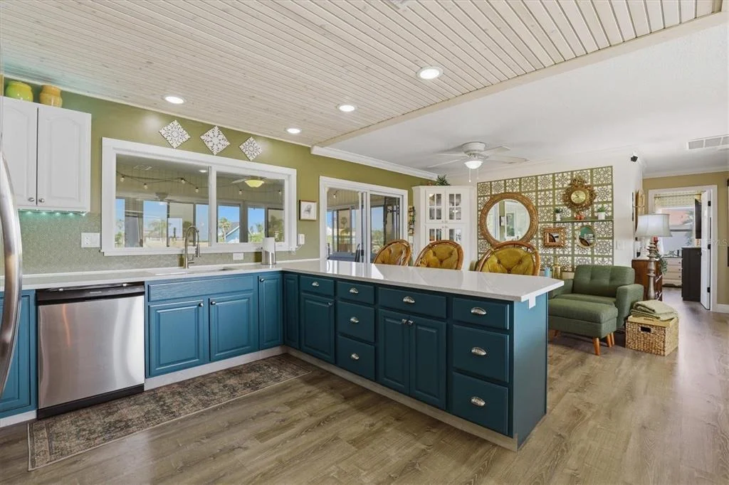 Photo of 3347 OLEANDER DRIVE
