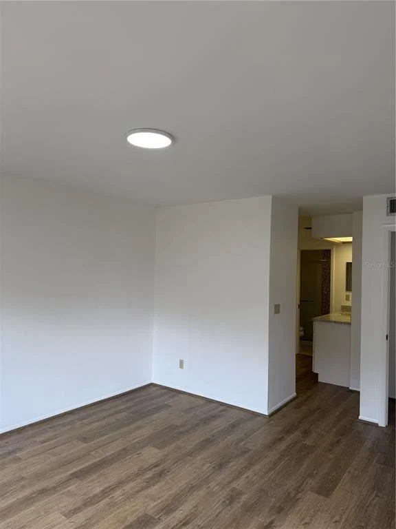 Photo of 2004 LONGPOINTE CIRCLE