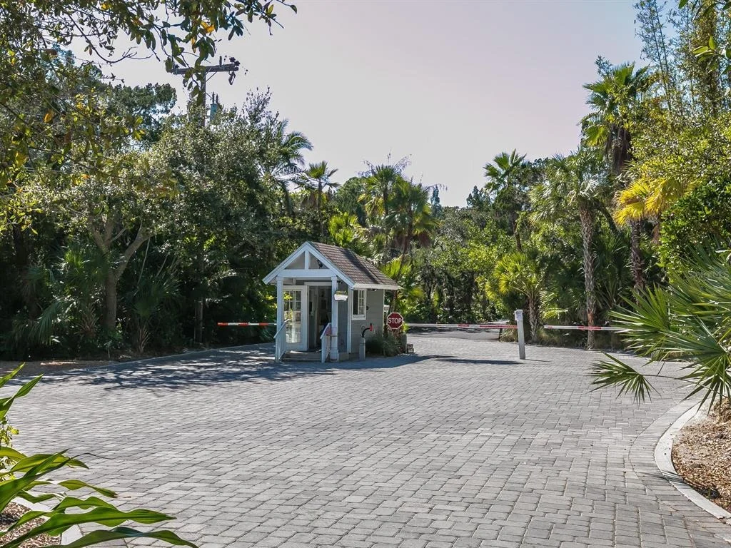 Photo of 8250 SANDERLING ROAD