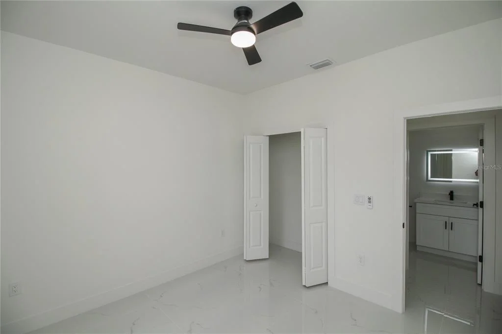 Photo of 945 COMMODORE STREET