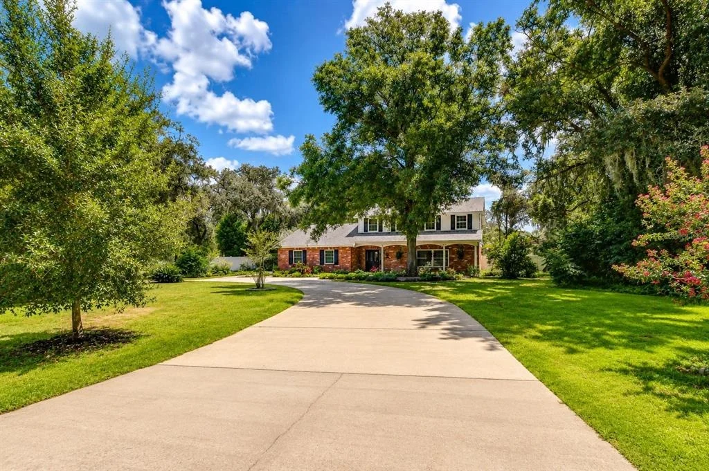 Photo of 901 WOODVIEW DRIVE