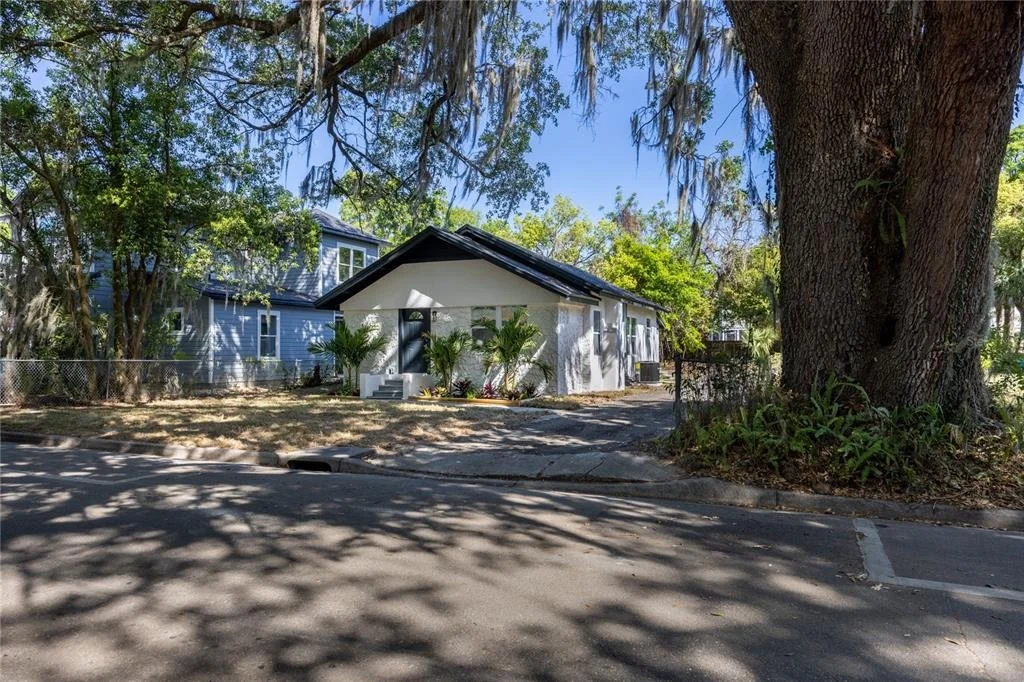 Photo of 418 NW 3RD AVENUE