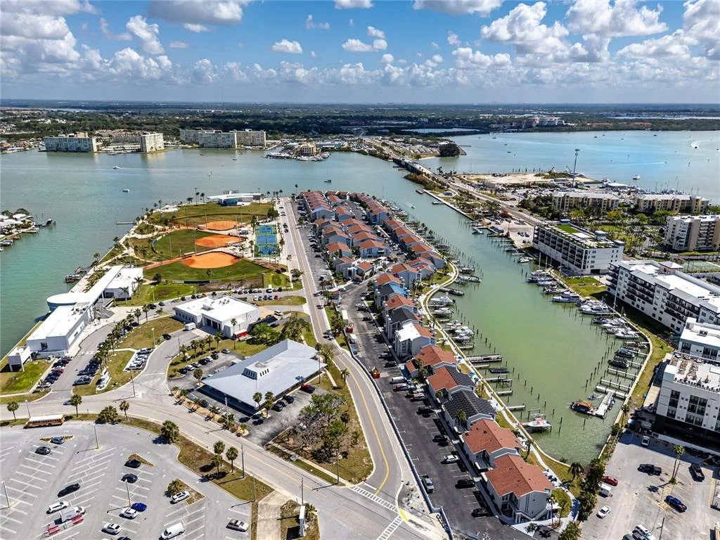 Photo of Unit H at 159 MEDALLION BOULEVARD
