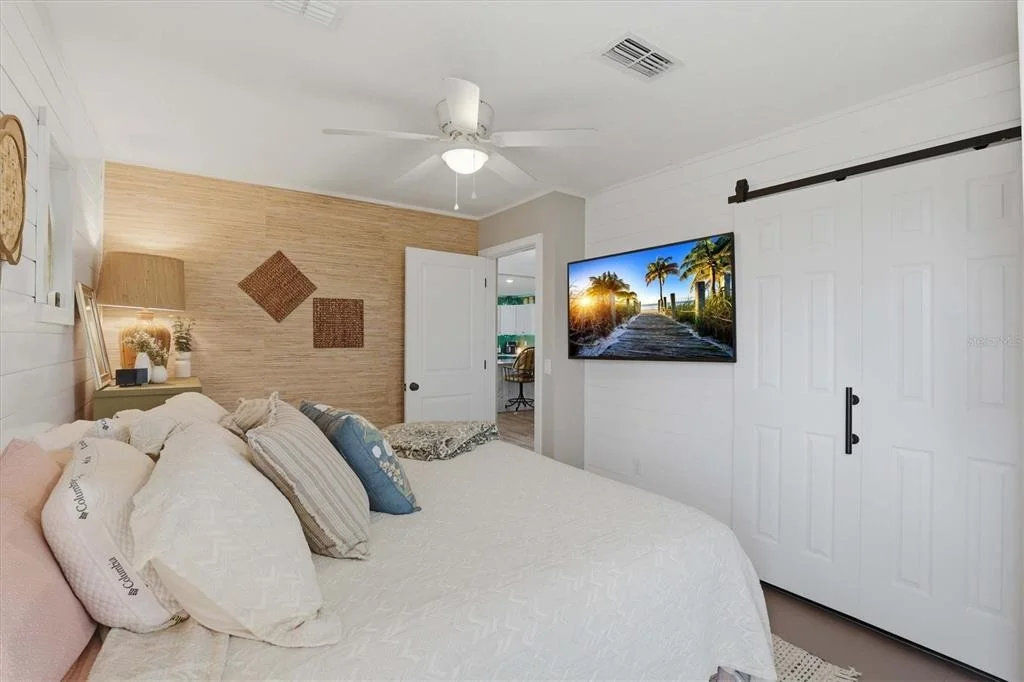 Photo of 3347 OLEANDER DRIVE