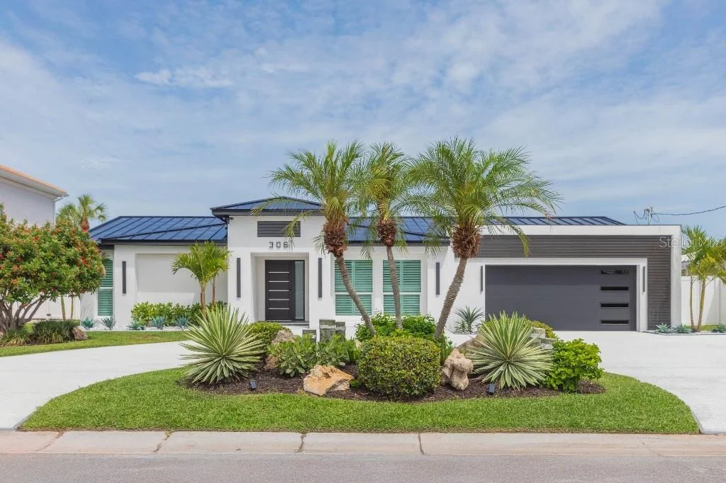 Photo of 306 BUTTONWOOD LANE