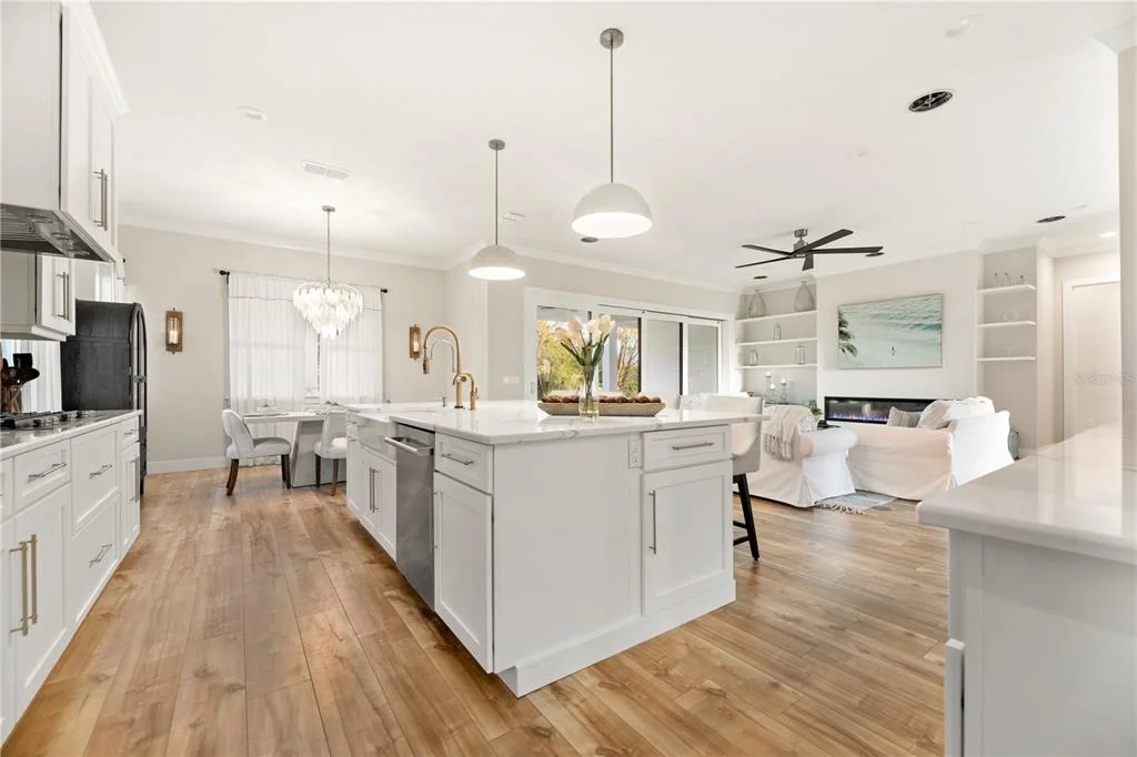 Photo of 2549 PALM AVENUE