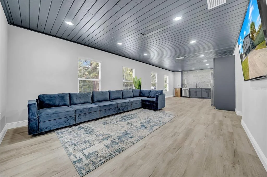Photo of 20 2ND AVENUE SE