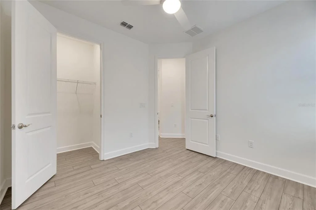 Photo of 923 SIGNET DRIVE