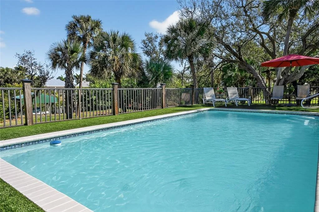 Photo of 10110 CREEKSIDE DRIVE