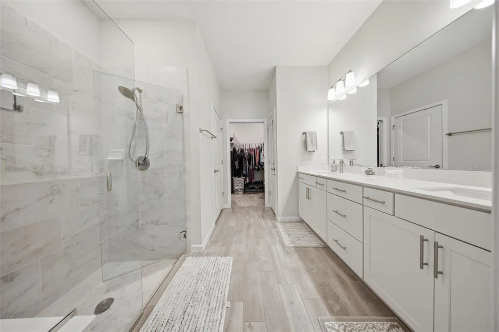 Photo of 13640 SPLASHING ISLA DRIVE