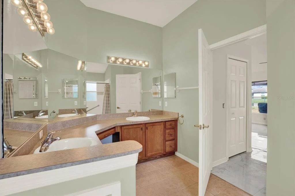 Photo of 1851 ARBOR KNOLL LOOP