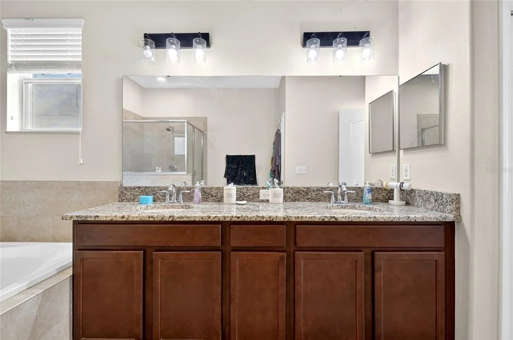 Photo of 4841 HAVILLAND DRIVE