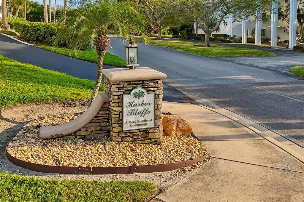 Photo of 125 HARBOR BLUFF DRIVE