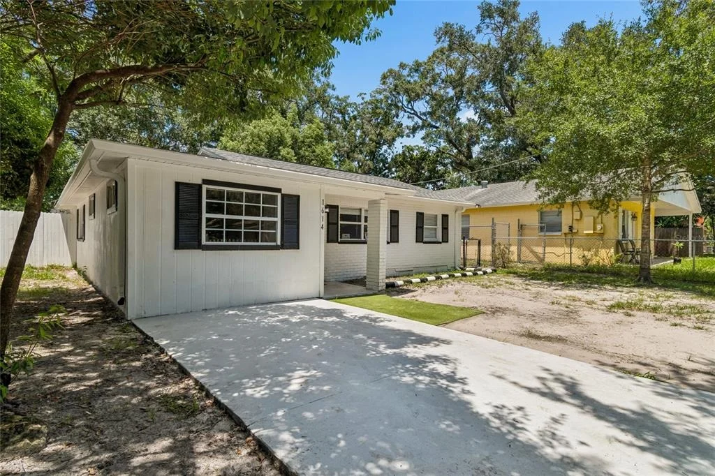 Photo of 1614 E MAPLE AVENUE