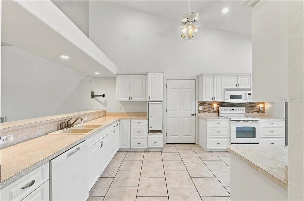 Photo of 1505 LAKE THOMAS LOOP