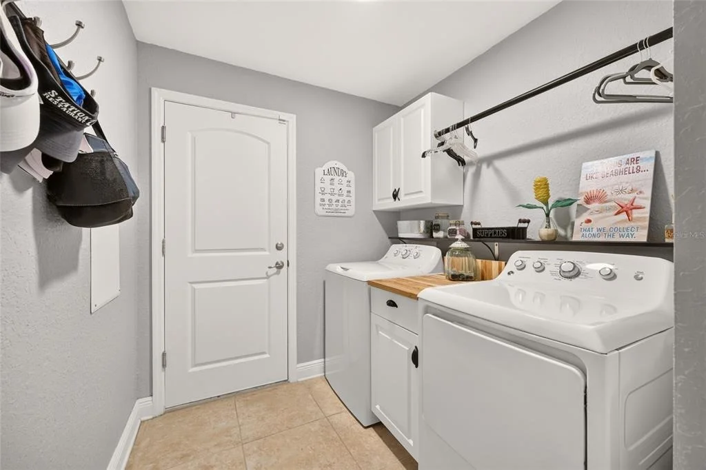 Photo of 6943 SE 11TH PLACE