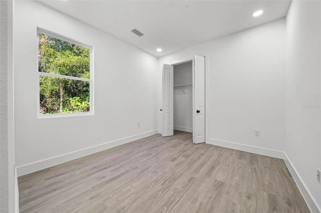 Photo of 4 OAK CIRCLE