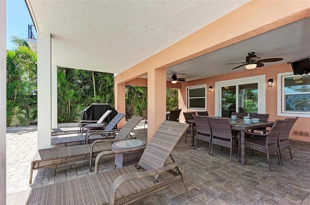 Photo of 203 N HARBOR DRIVE