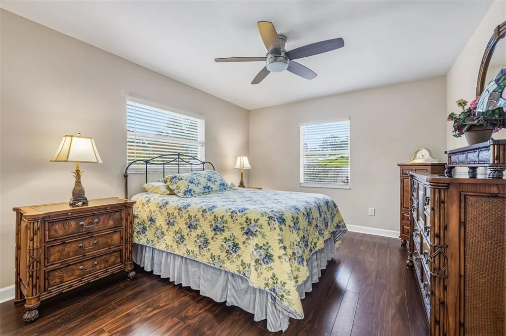 Photo of 894 JOAN STREET