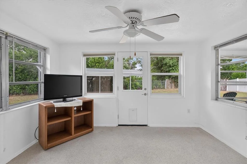 Photo of 4843 CALAIS DRIVE