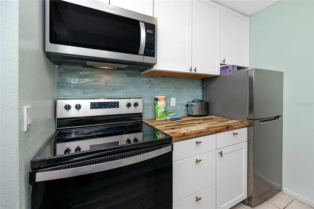 Photo of Unit H at 159 MEDALLION BOULEVARD