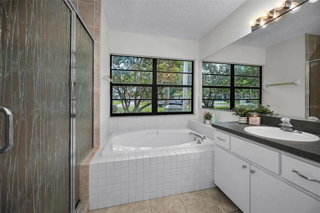 Photo of 900 LUCAS LANE