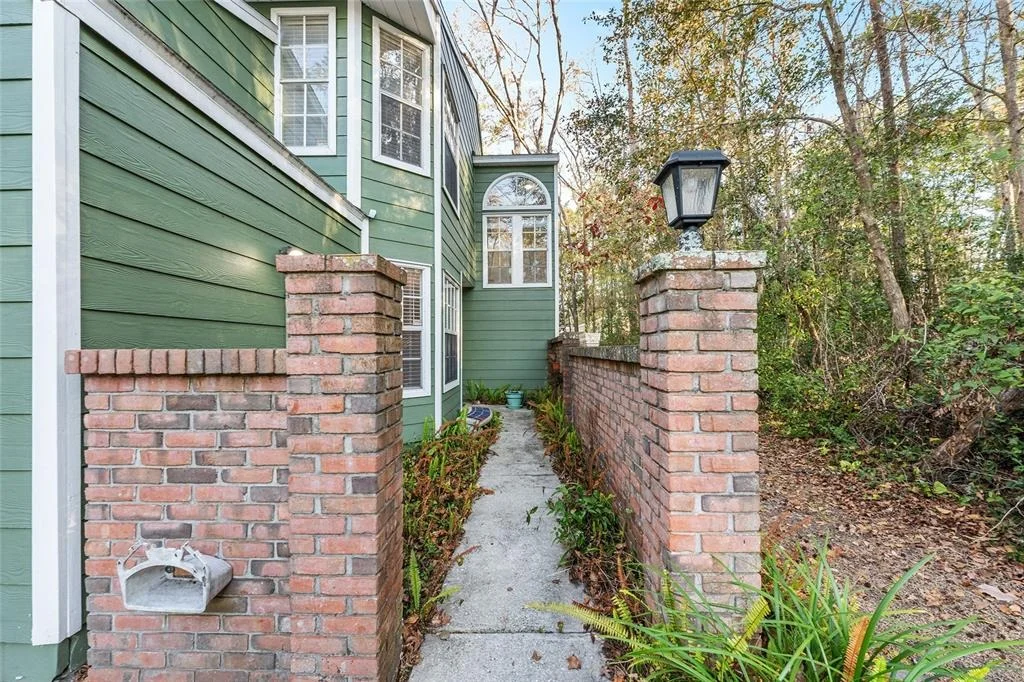 Photo of Unit K at 345 NW 48TH BOULEVARD