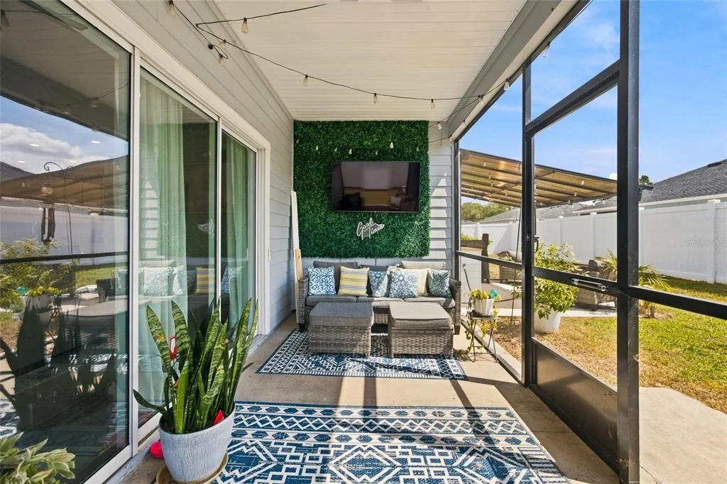 Photo of 551 NW 4TH PLACE