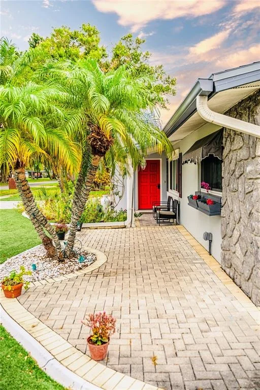 Photo of 898 CORVETTE DRIVE