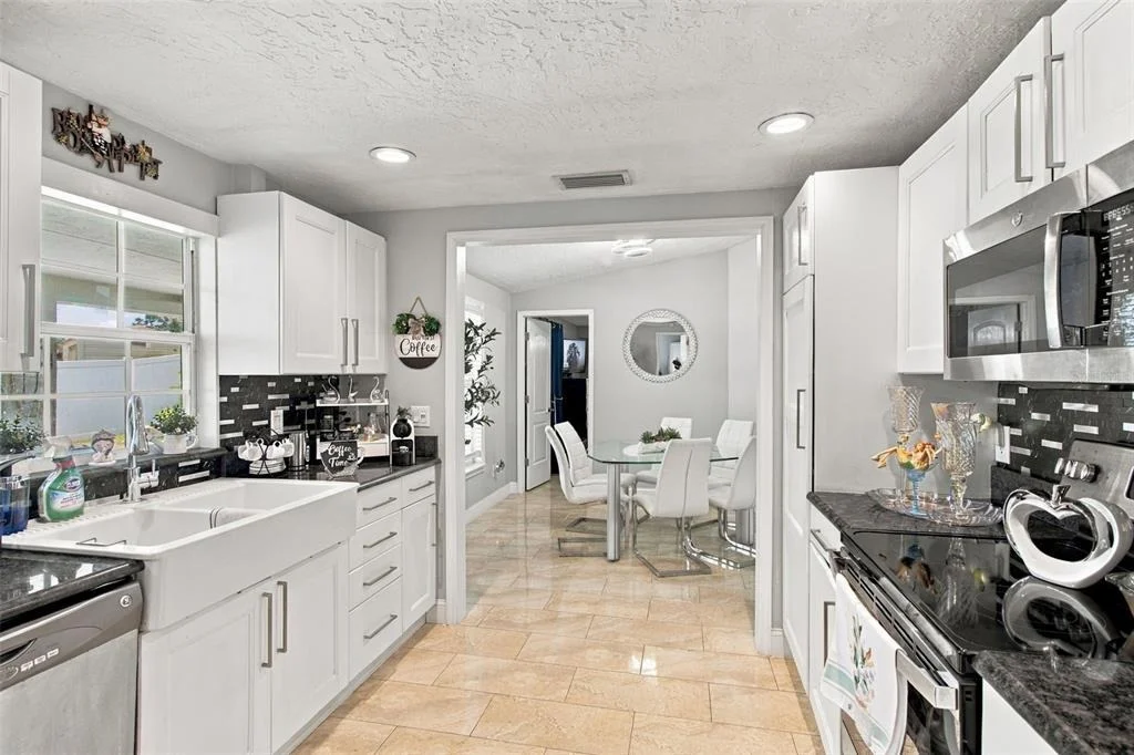 Photo of 1325 OAKCREST DRIVE