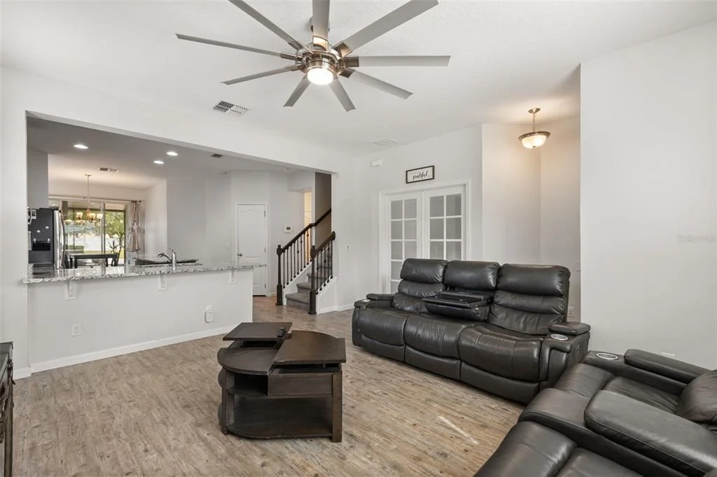 Photo of 2427 LINER AVENUE