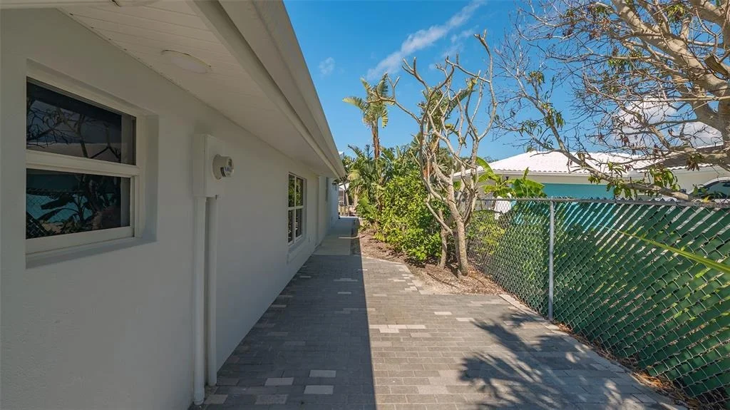 Photo of 619 BUTTONWOOD DRIVE