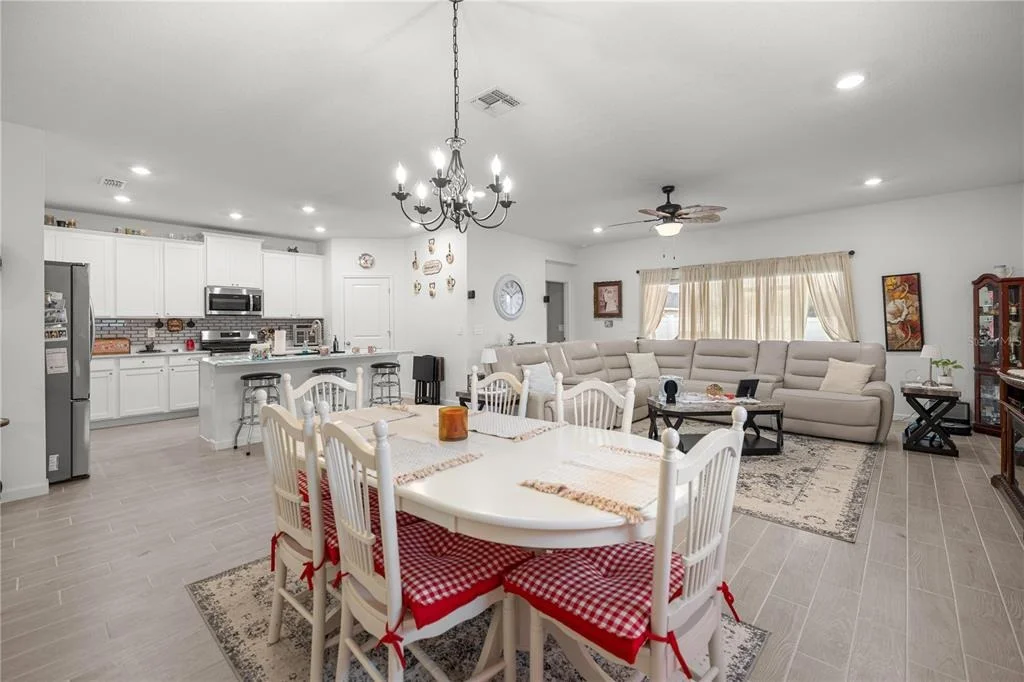 Photo of 560 NW 4TH AVENUE