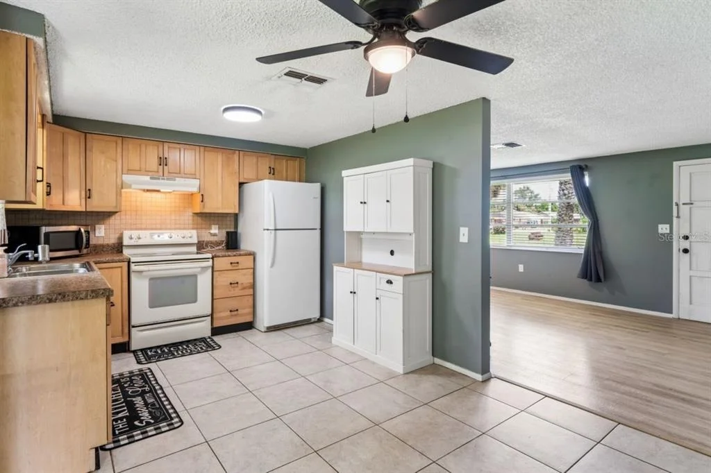 Photo of 15915 VILLA DRIVE