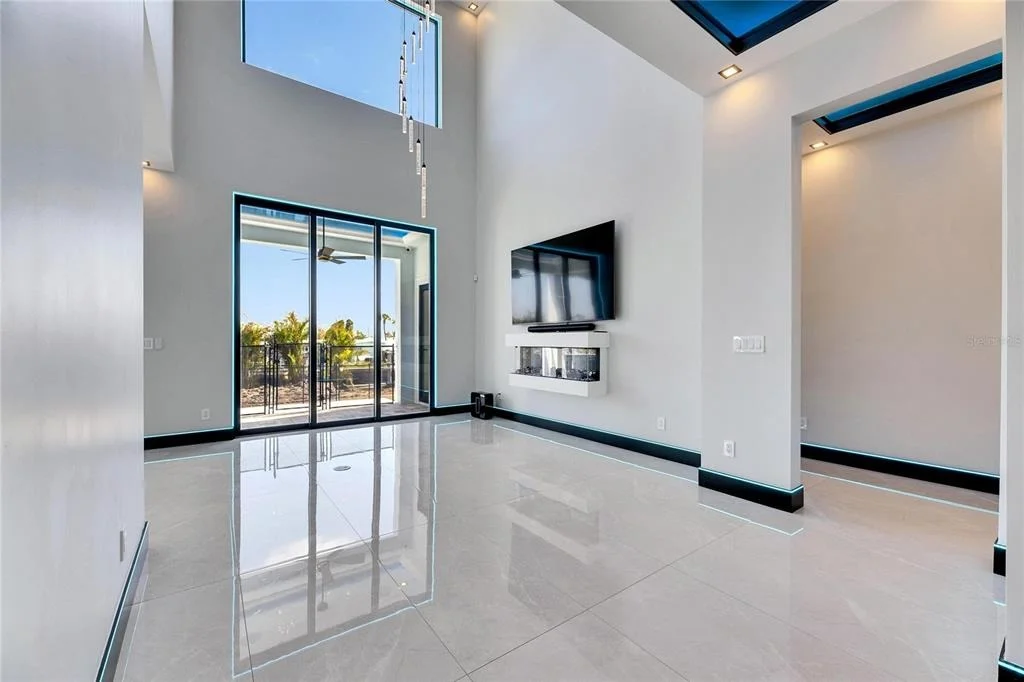 Photo of 6538 SIMONE SHORES CIRCLE