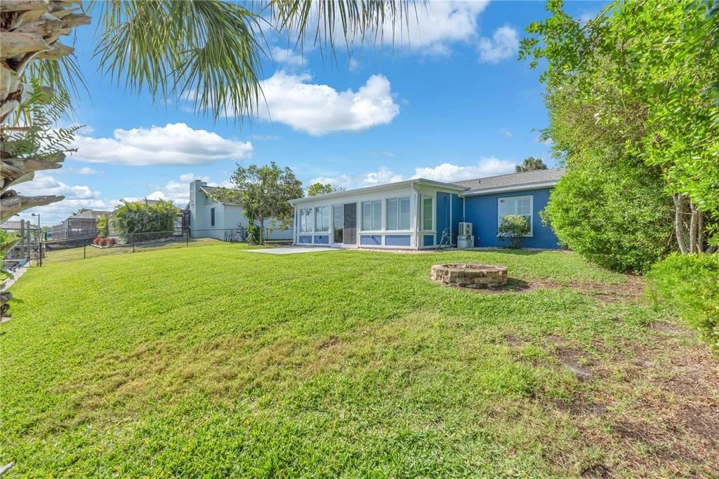 Photo of 911 SILVER PALM WAY