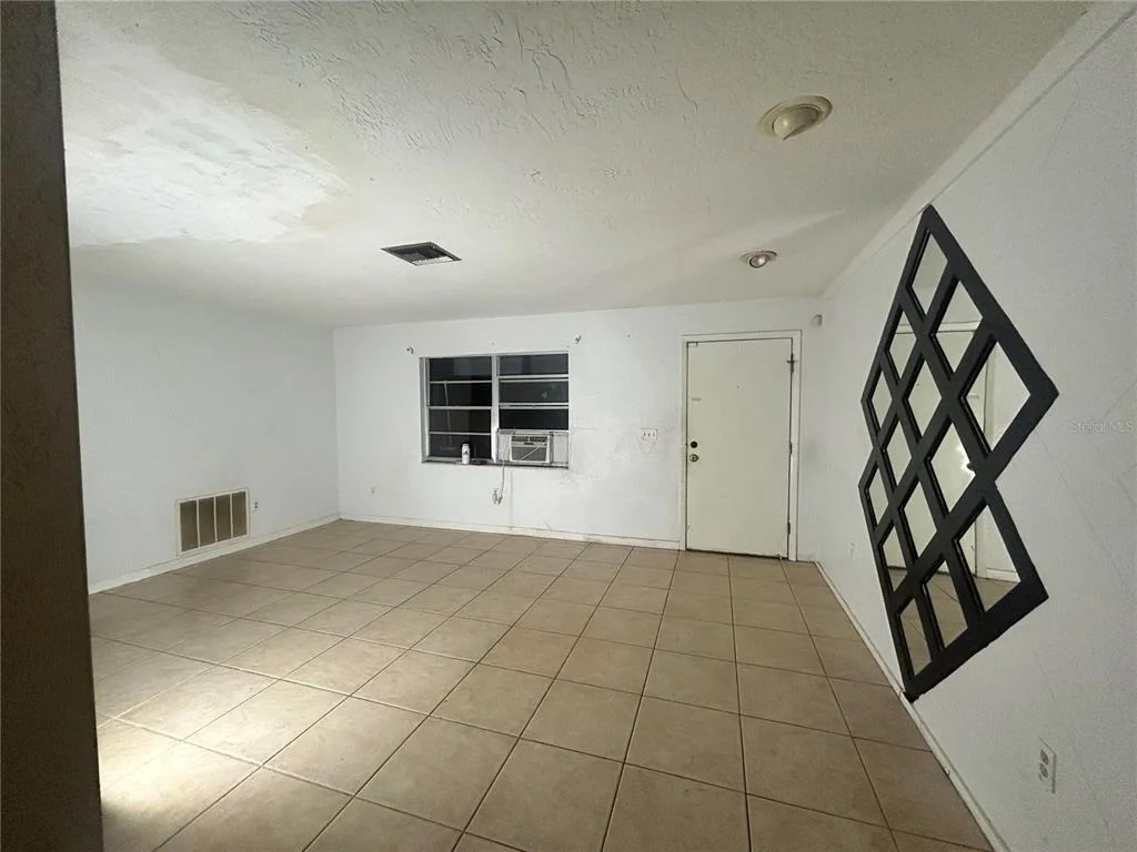 Photo of 1277 PIPER ROAD