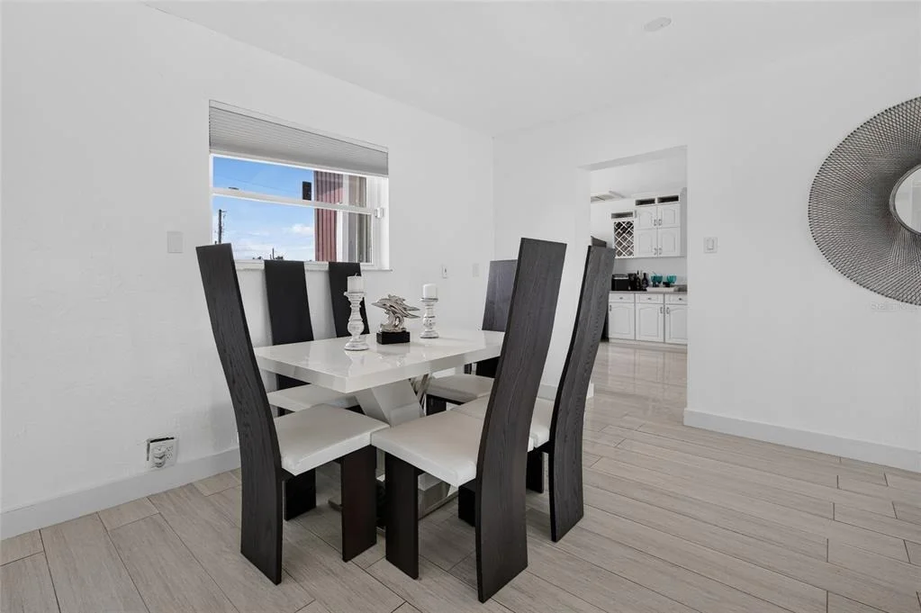 Photo of 6484 ANGLE PLACE