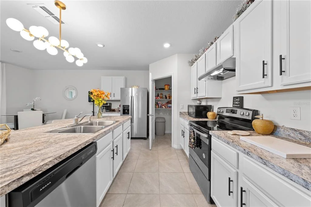 Photo of 1242 IGUANA LOOP