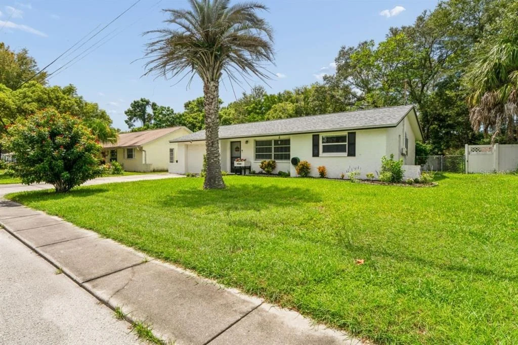Photo of 15915 VILLA DRIVE