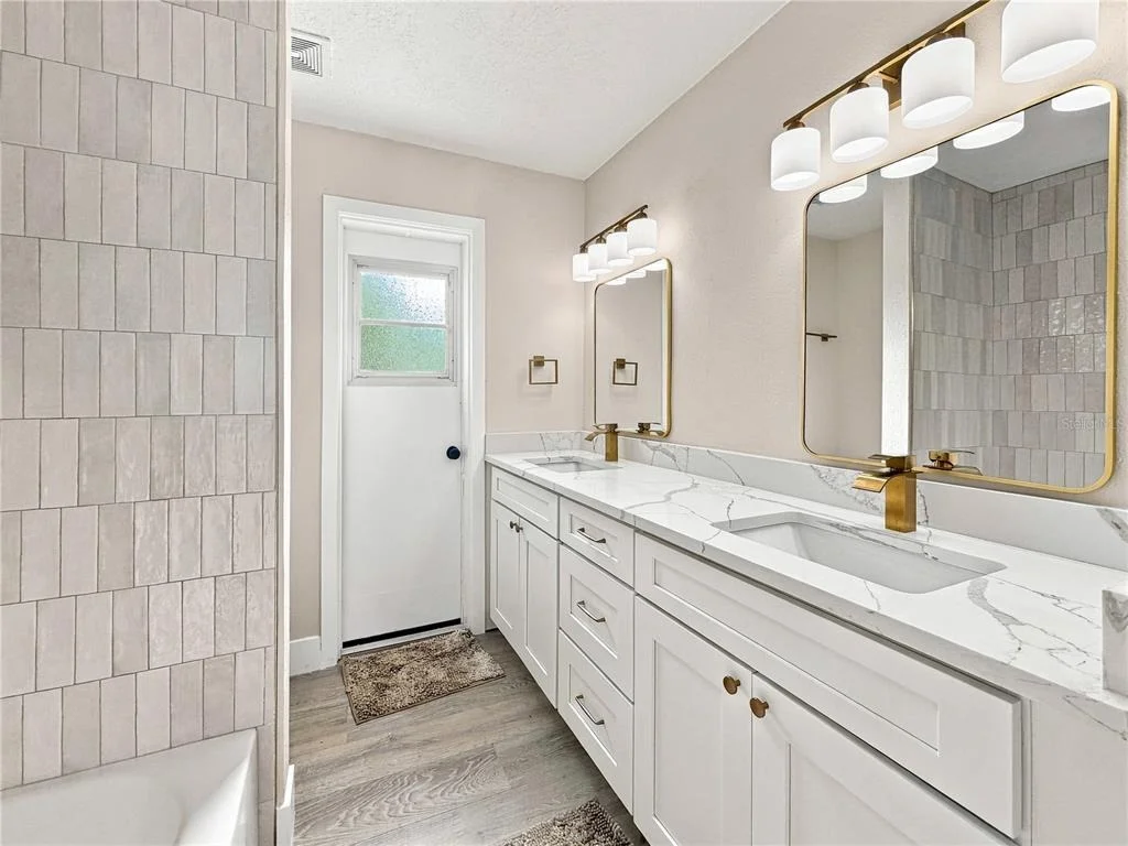 Photo of 7015 CRESTLAKE DRIVE