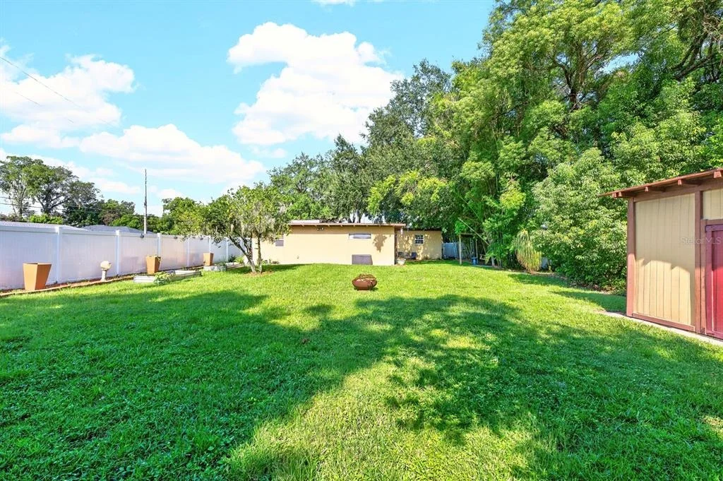Photo of 1835 OAK LANE