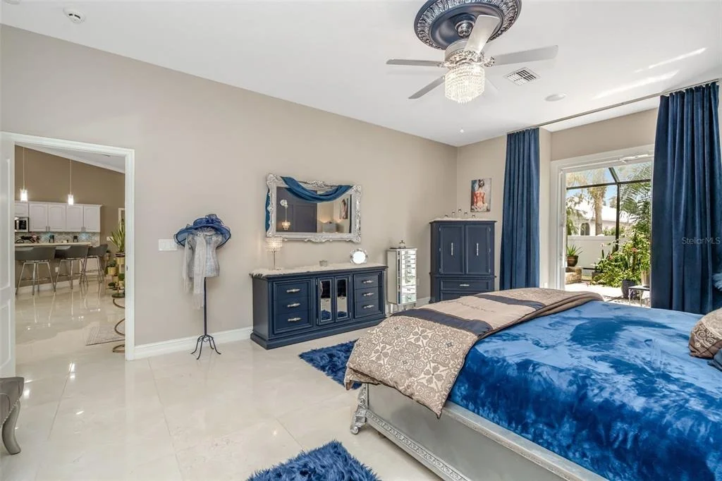 Photo of 21812 CARSON DRIVE