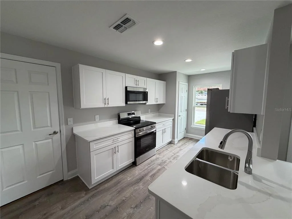 Photo of 745 N 3RD ST