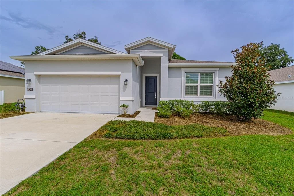 Photo of 407 THREE OAKS DRIVE