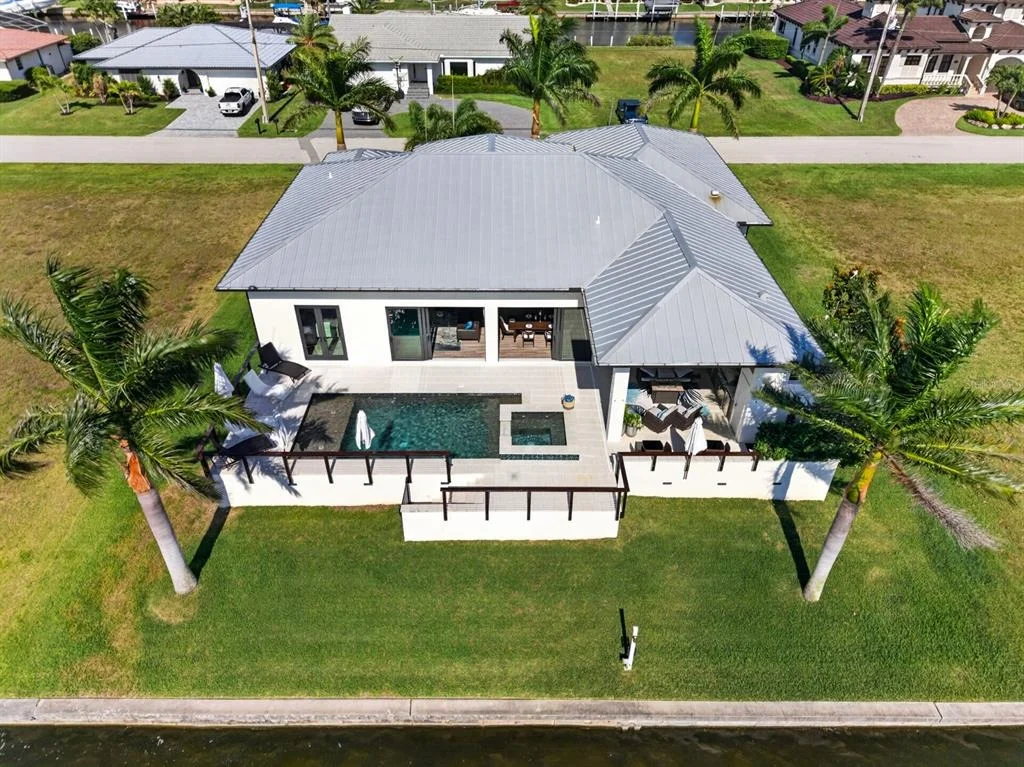 Photo of 125 COLONY POINT DRIVE