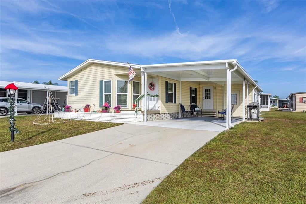 Photo of 512 LA PLAYA CIRCLE