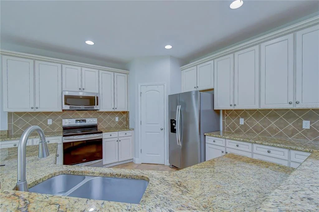 Photo of 6622 FAIRWATER DRIVE