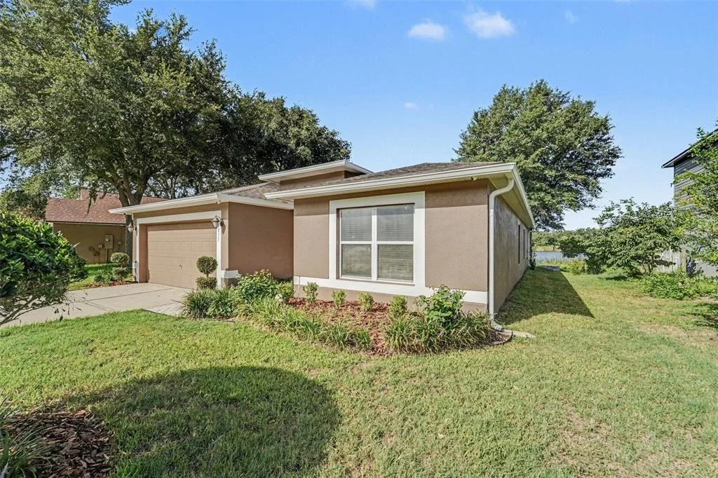 Photo of 817 LAKE DOE BOULEVARD