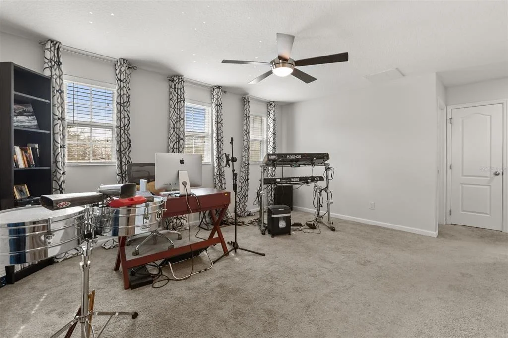 Photo of 2427 LINER AVENUE